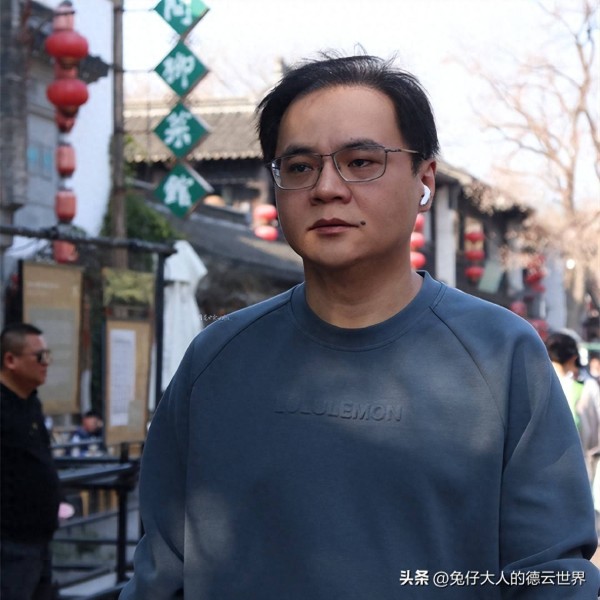 德云社高峰深夜发文，推出恩师相声作品集，高家门尊师重道数第一