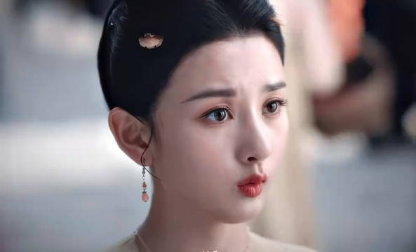 她歪头指他那一下我直接磕疯了 兔兔:你给我装大尾巴狼