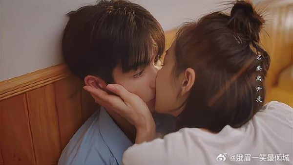 繁星醉后醒来，想起酒后激吻元宋，大脑都要宕机了