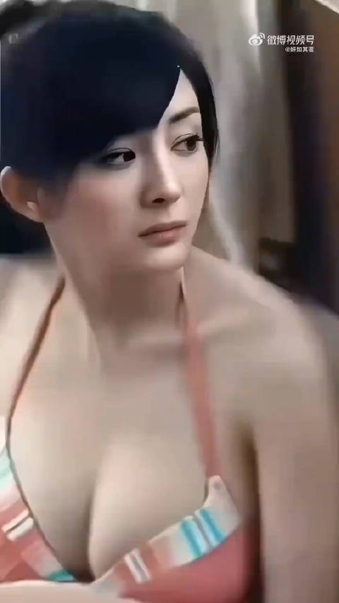 不得不说幂姐的身材真的是超级哇塞的呢