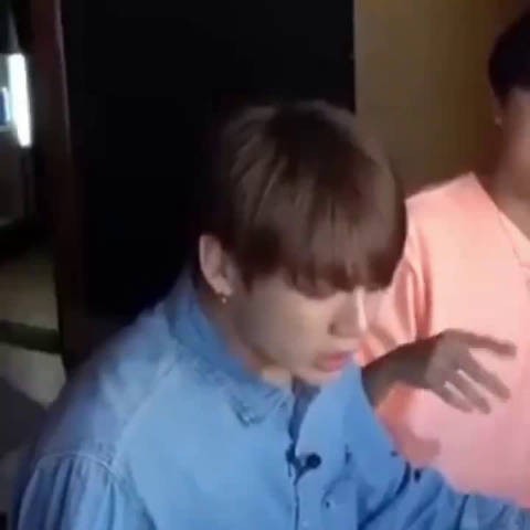 田柾国 190502 RUN BTS BEHIND 营业笑容 吃东西吃一半要拍照
