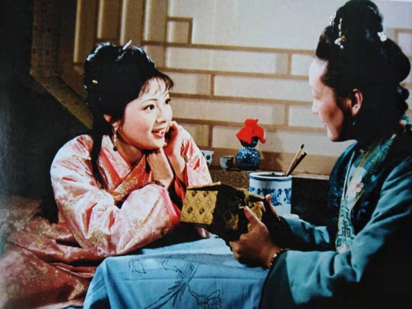 红楼梦：同是薛家的女儿，薛宝琴为何不用参加选秀？