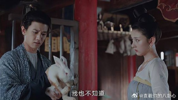 宣夜抱着迟雪的媳妇,试图解释误会,结果媳妇太笨没听懂