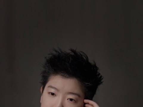 孙颖莎变帅气西装莎