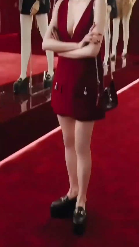 白鹿，难道一见的深V