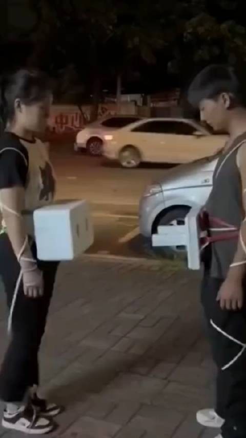不要再别人面前随便秀恩爱