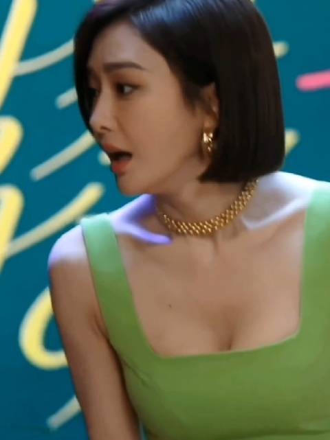 秦岚这身材真的保持很好 山风姐姐鲨疯了！
