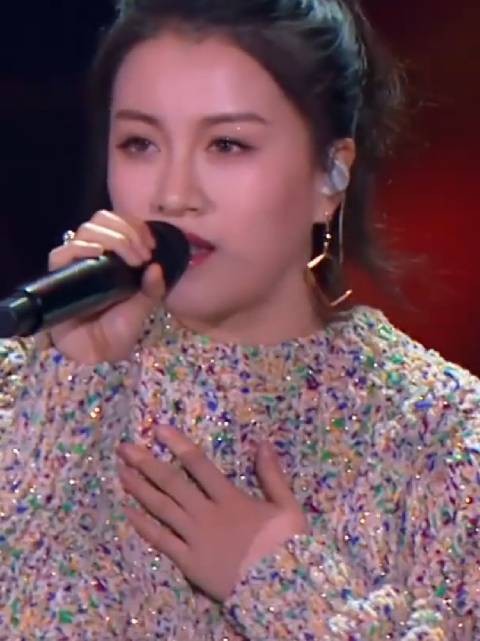 李嘉格妈妈的顾虑或许只是“过早结婚会影响事业”,但没有反对是和谁结婚