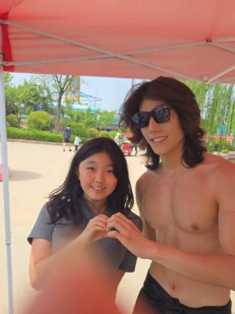 女性主动追求高颜值男性现象引关注