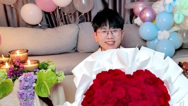 张杰开直播给谢娜庆生 张杰谢娜甜了很多年了