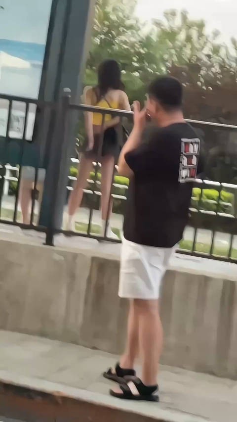 哥们最后这一弯腰 给我干乐了