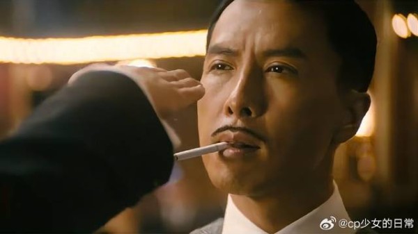 鬼子用大洋挑衅,甄子丹秒抢走大洋,鬼子连衣服都没碰到
