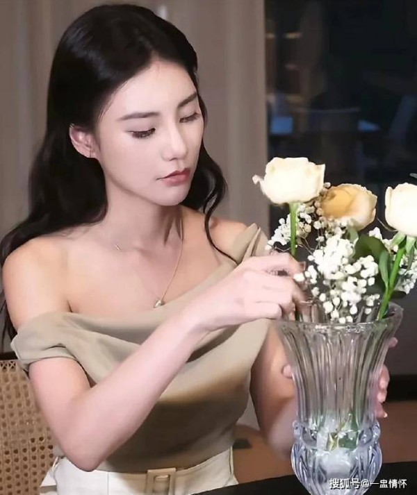 全网等S妈表态，结果她沉默了，汪小菲带筱梅秀恩爱小S却破防了！