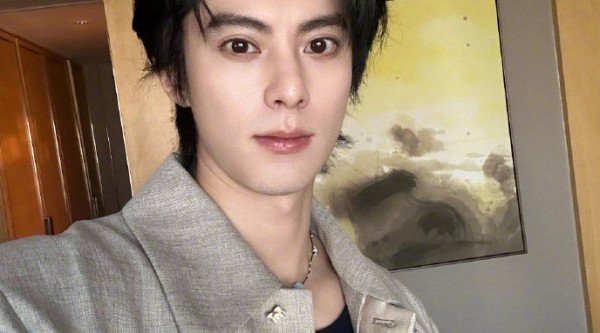 王鹤棣暴龙0508直播全程cut 行走的风铃王鹤棣上线，现场各种潮流搭配