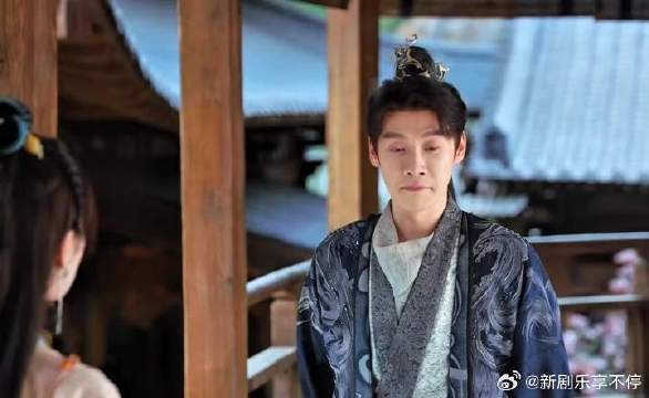 他知道嵇炀是少苍的时候,他的表现就像看见了偶像的表现