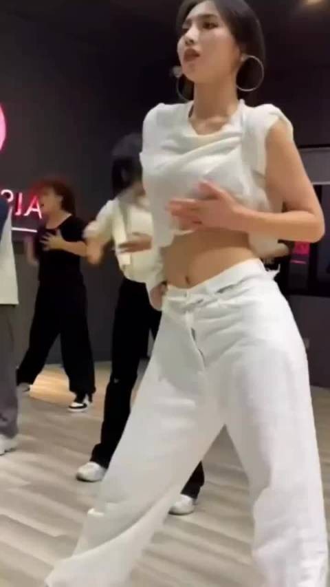 舞动青春活力无穷