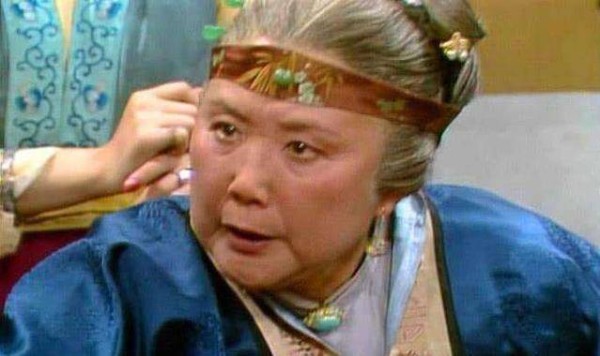 红楼梦上演宫心计，贾母比王夫人更胜一筹，一句话就让王夫人认输