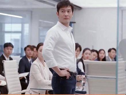 众所周知,黄晓明与观众之间的分歧,仅在于有一方认为晓明英俊