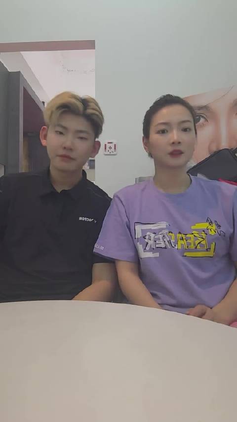 黄雅琼更新：某人的表现欲比我还好