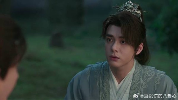 方多病猜到李相夷隐世，李莲花以为暴露，吓得赶紧编故事