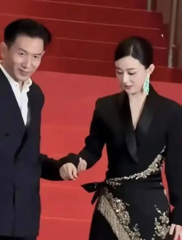 赵丽颖被曝新恋情！男方为《乔妍的心事》导演赵德胤