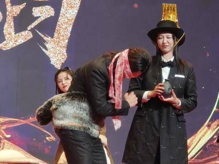 陈楚河真是狼狈至极 笑得真开心