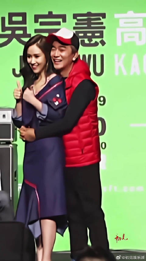 吴宗宪当众亲吻30岁女儿