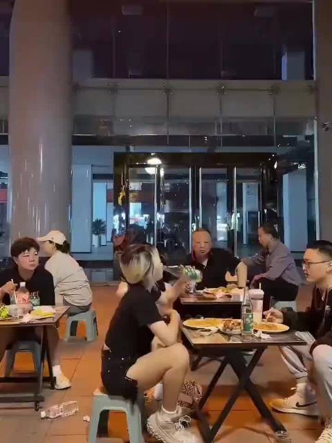 大爷 我在她面前就是个新兵蛋子