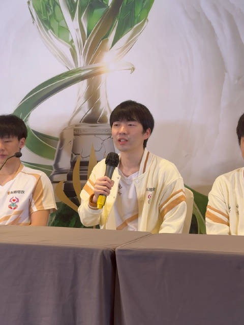 Q:对于本次两个赛区的对抗赛,有什么决心吗?