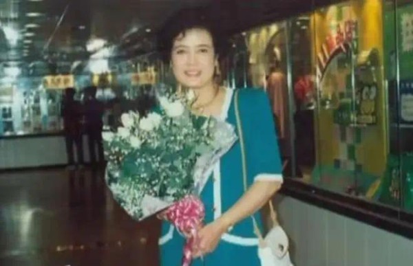 影后金雅琴患双癌离世：独生女儿4婚4离，她气得在公园哭