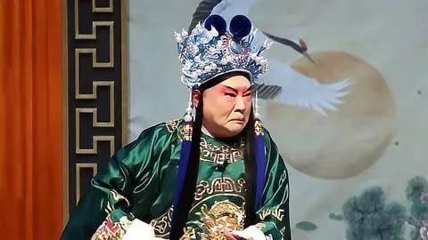 王佩瑜被骂、李宏图被夸，郭德纲评价引发反响，名家观点大不同