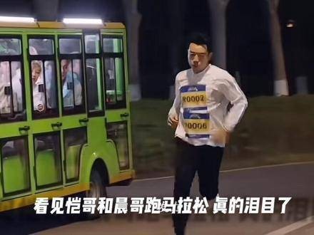 “春风若有怜花之意，可否让我重返少年时光”