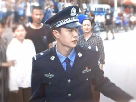 陈警官?真得很帅气