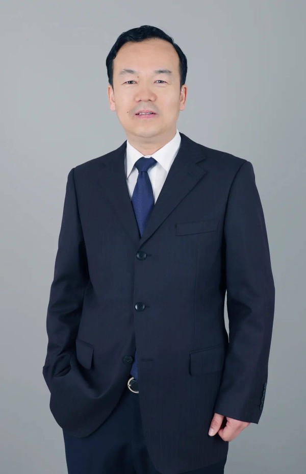 何以跻身新书热卖榜前列？对话《繁华落尽》作者张翼