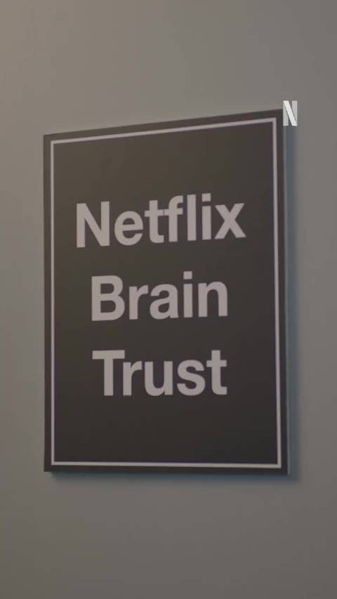 莉莉柯林斯化身Emily Cooper为Netflix Tudum直播预热