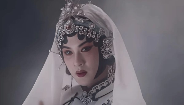 檀健次，卷王之路，京剧舞蹈女装造型迷人，竟让别人也跟着卷