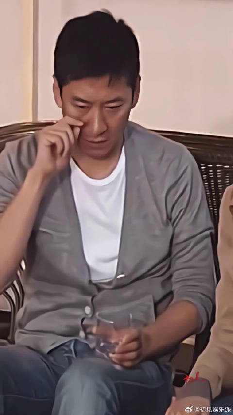 因一吻被坑了16年的周杰，失去演艺事业太多不甘心