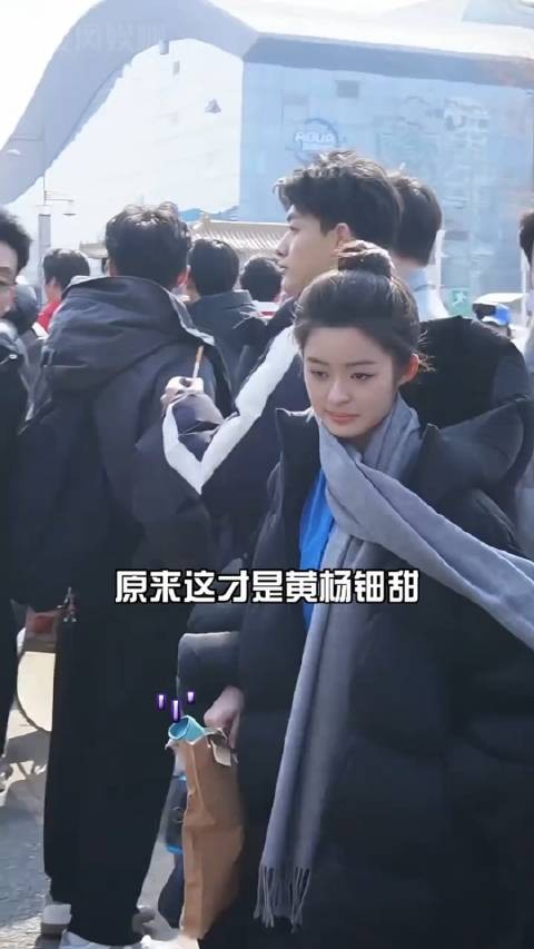 为何 黄杨钿甜不随父姓也不随母性?