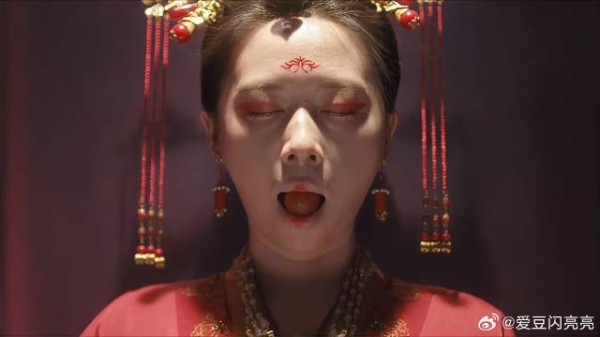 绝美公主嘴含观音珠,尸体百年不腐,原来体内用修罗草