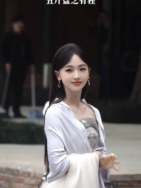 于正发的不够好看！路透才是真绝美！真的感觉生完比不生还好看，灵气好足