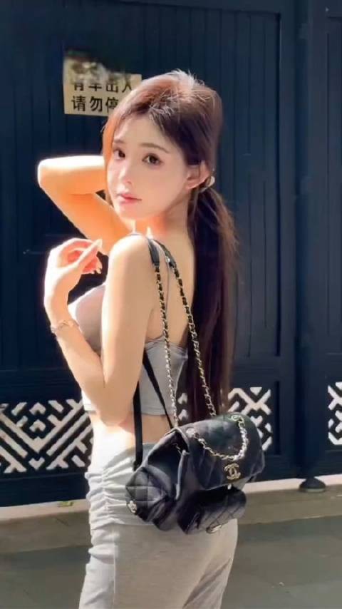 阳光下你的笑容，每一个瞬间都是快乐颜值 性感美 优雅迷人