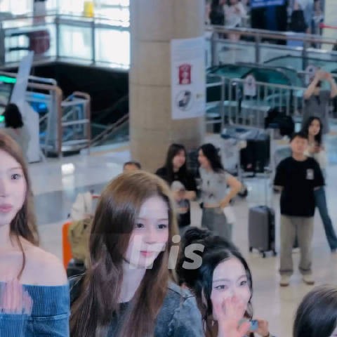 250530 金浦国际机场 饭拍高清+预览 被这样盯着怪不好意思的