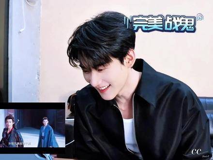 太棒了，柯宇的reaction！在表演时也没觉得这么中二呢，哈哈