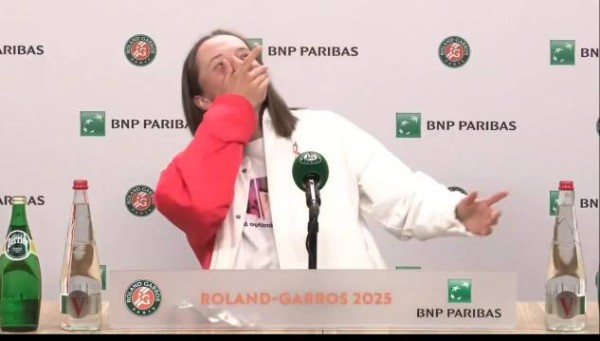 哈哈哈！斯瓦泰克被问下轮更想对阵奥斯塔彭科还是莱巴金娜？ 斯瓦泰克：NO