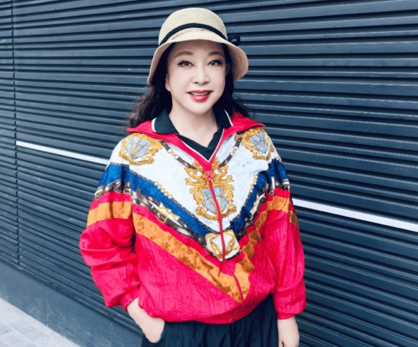 刘晓庆税务风波后续来了！多场话剧演出被取消，海外露面状态不佳