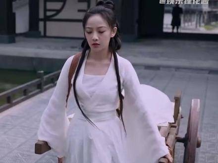 幸福总是脆弱得像一层薄冰，如此艰难的日子，你却仅仅留给她一颗糖果