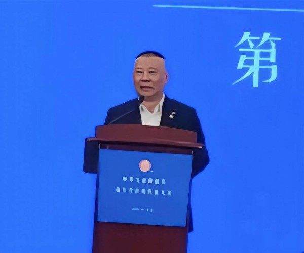 郭德纲遵守文促会承诺，将京剧带出国门，引中华文化走向世界舞台