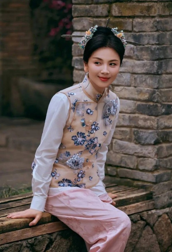 簪刃藏锋芒，绣甲映风华：刘涛演绎闽都千年美学新章