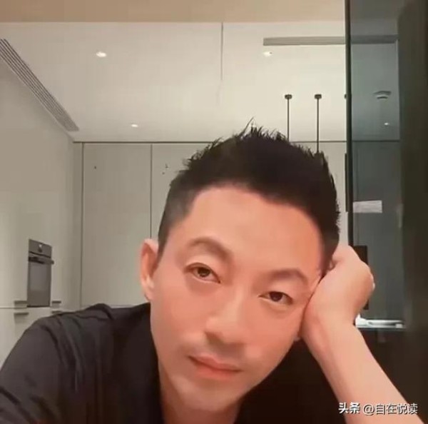 汪小菲 万万没想到，他只是出了趟差，却在孟贺直播间被送了份大礼