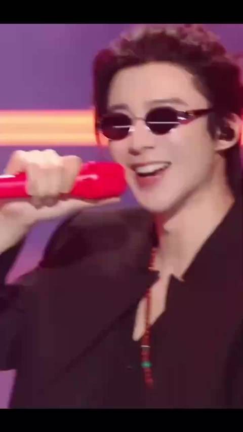 好好好,恭喜刘宇宁啊!永远爱舞台上的刘宇宁!真的太有魅力了!